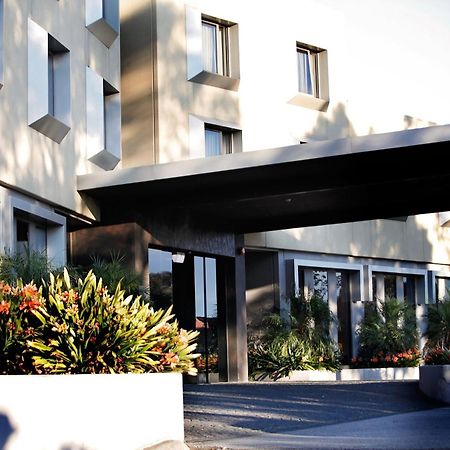 Wantirna Golden Pebble Hotel מראה חיצוני תמונה