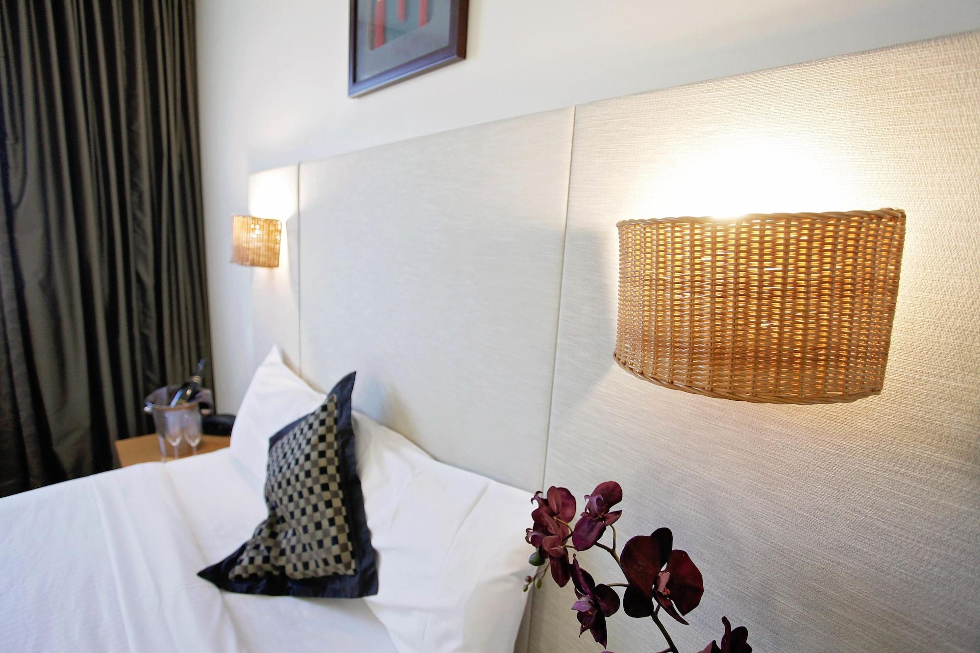 Wantirna Golden Pebble Hotel מראה חיצוני תמונה