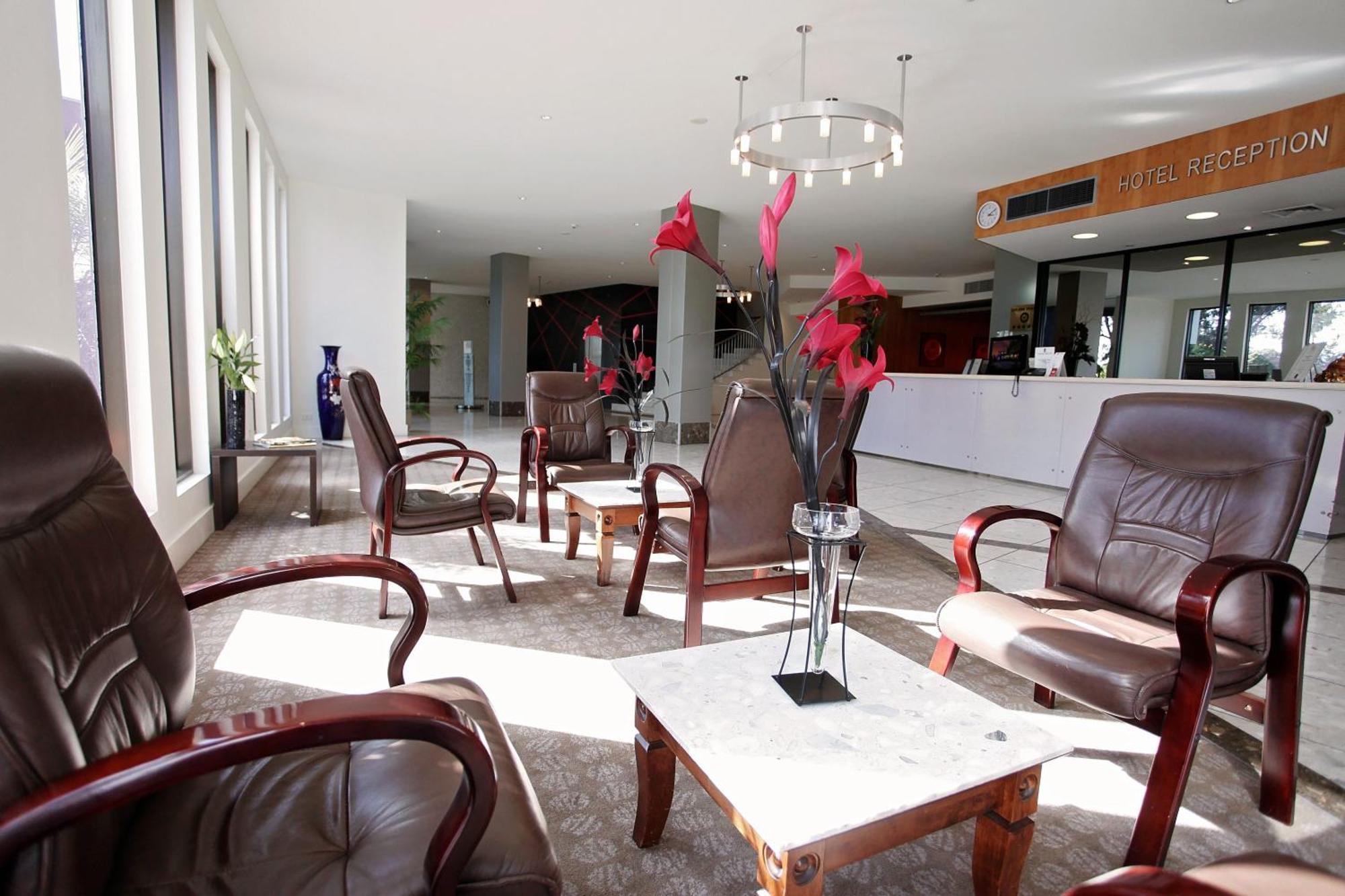 Wantirna Golden Pebble Hotel מראה חיצוני תמונה