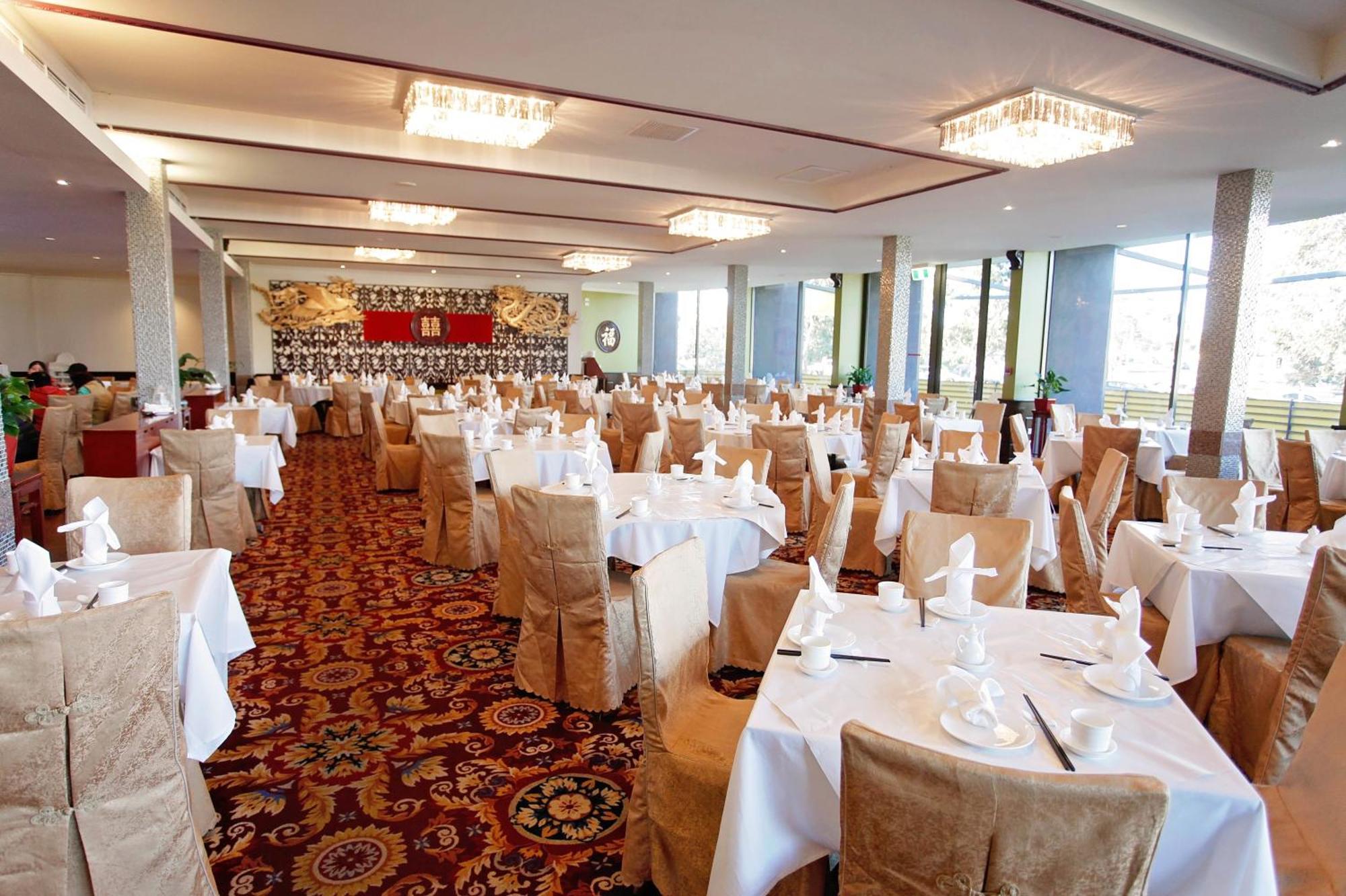 Wantirna Golden Pebble Hotel מראה חיצוני תמונה